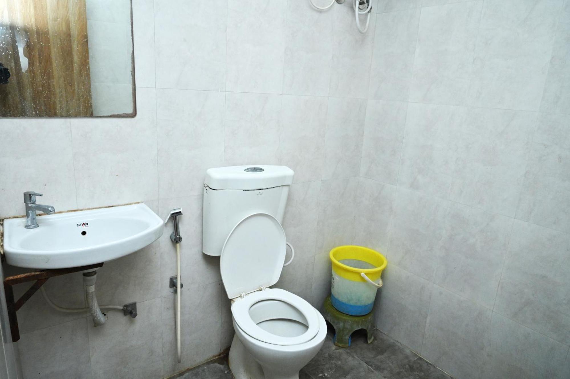 Hotel Blue Leaf Rajkot Extérieur photo
