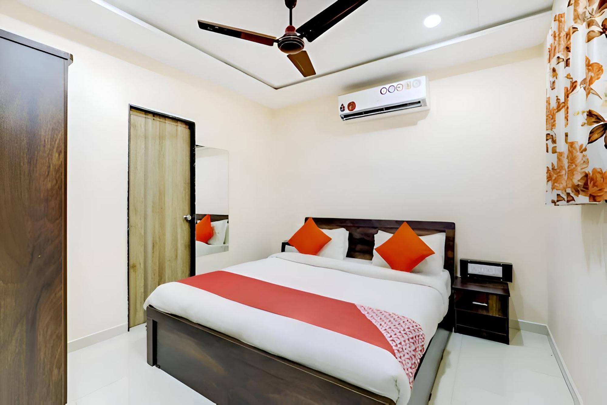 Hotel Blue Leaf Rajkot Extérieur photo